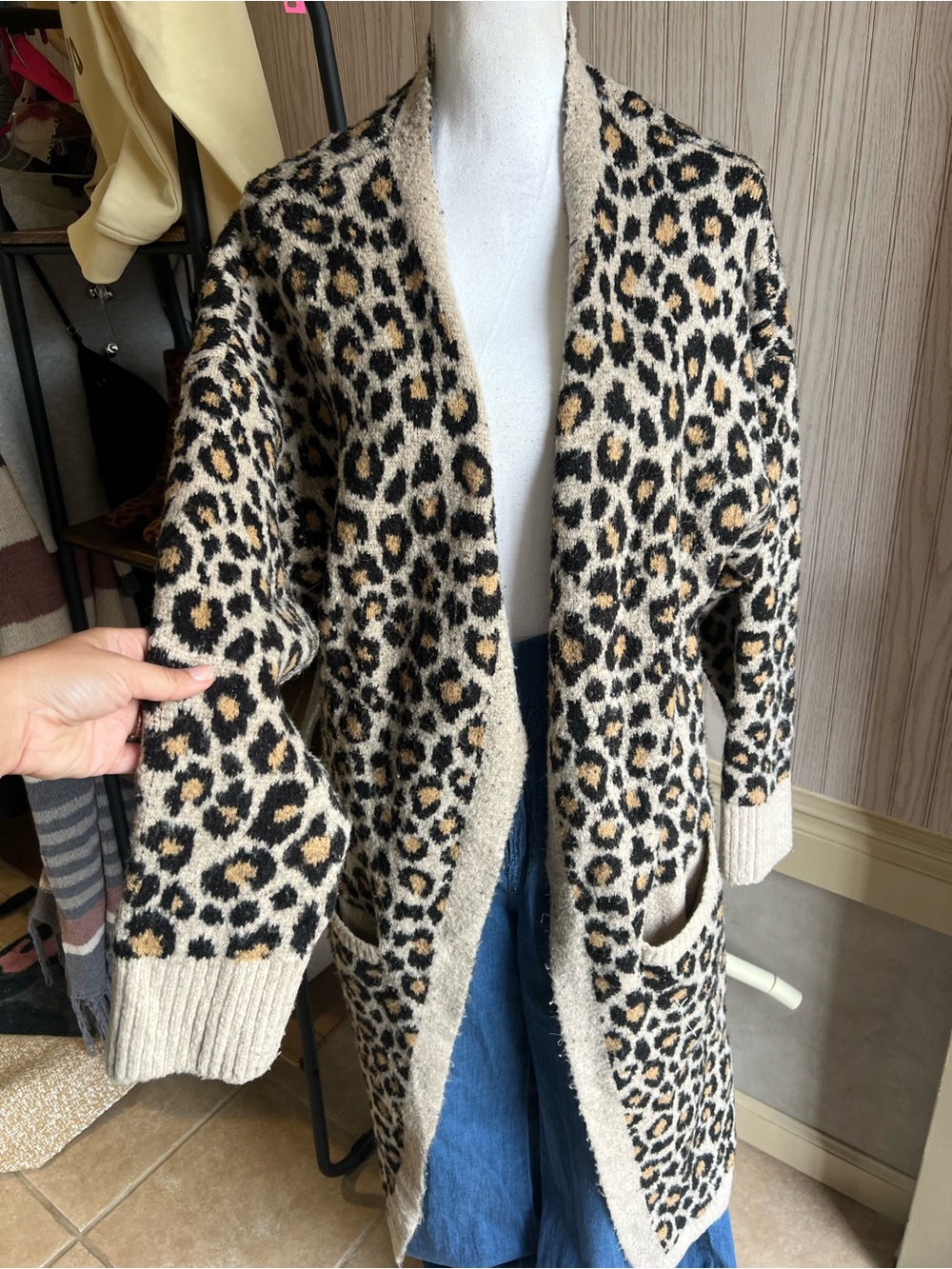Lulu's Beige Leopard Print Open-Front Cardigan - Picture 2 of 12